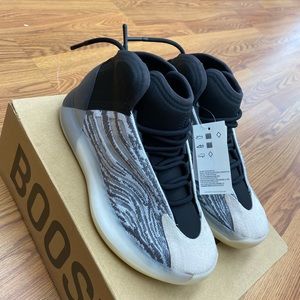 Yeezy Quantum’s brand new !